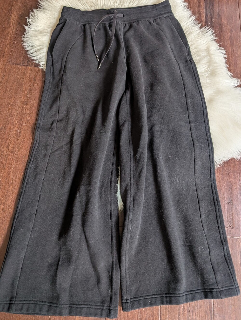 Lululemon Scuba Mid-Rise Wide-Leg Pant *Short Black Size M Medium 25.5" W5GZUS